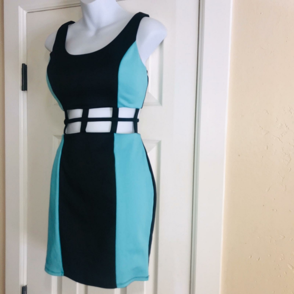 Charlotte Russe PEEKABOO Bodycon Dress M - Picture 4 of 5